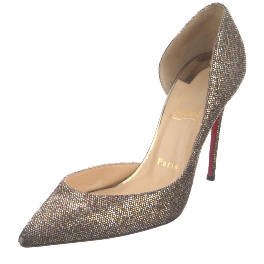 Authenticated Christian Louboutin D’Orsay Pumps ✨